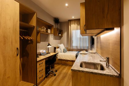 https://d3kq33r9tyqtji.cloudfront.net/CWW6IZEj7vg76sKj5jsCW1.%20Marina%20-%20Single%20Superior%20with%20Kitchenette%20-%20All.jpg
