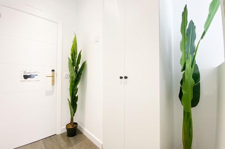 https://d3kq33r9tyqtji.cloudfront.net/W-zrBskTbBIUAMwQkAjLsplazaespania-boutique-basic-bc7.jpeg