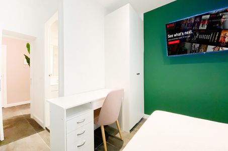 https://d3kq33r9tyqtji.cloudfront.net/Yq2LKw1f7XN3tfKBzPfjsplazaespania-boutique-deluxe1-1.jpeg