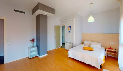 https://d3kq33r9tyqtji.cloudfront.net/clf11fmug09c79l25qbwizjp1_1683275154409_tagaste-barcelona-habitacion-superior.jpg