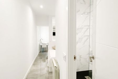 https://d3kq33r9tyqtji.cloudfront.net/tpcLe8zleY9fc29s0nzU5fuencarral-boutique-deluxe-1.jpeg